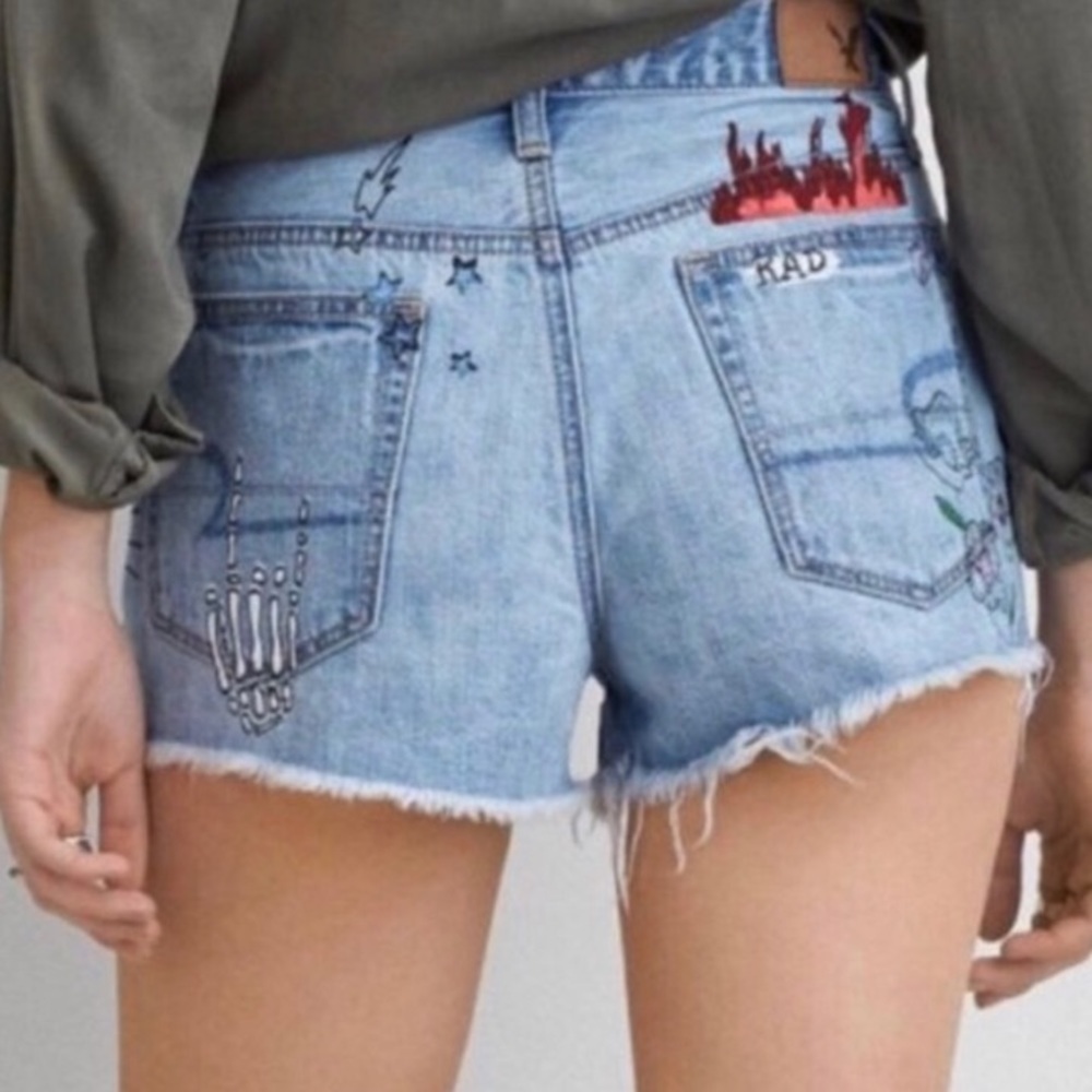 American Eagle Vintage High Rise Festival Graphic Shorts Distressed